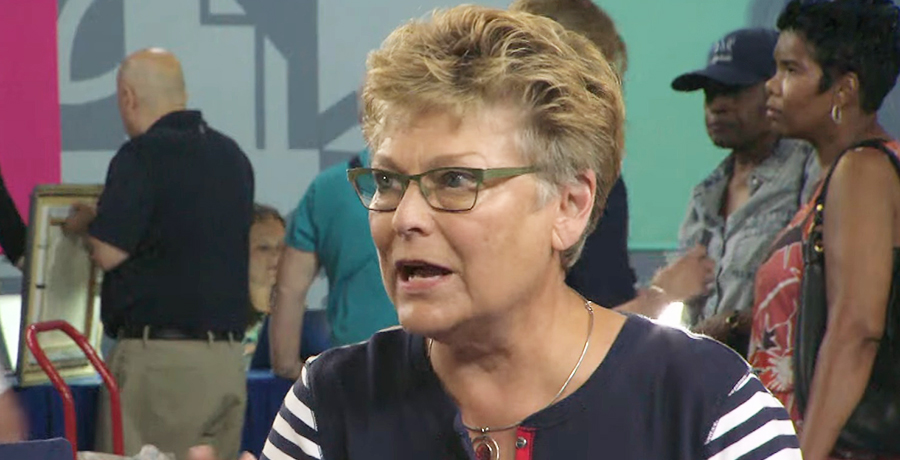 Antiques Roadshow Guest Stunned by Value of Vintage Baseball Cards